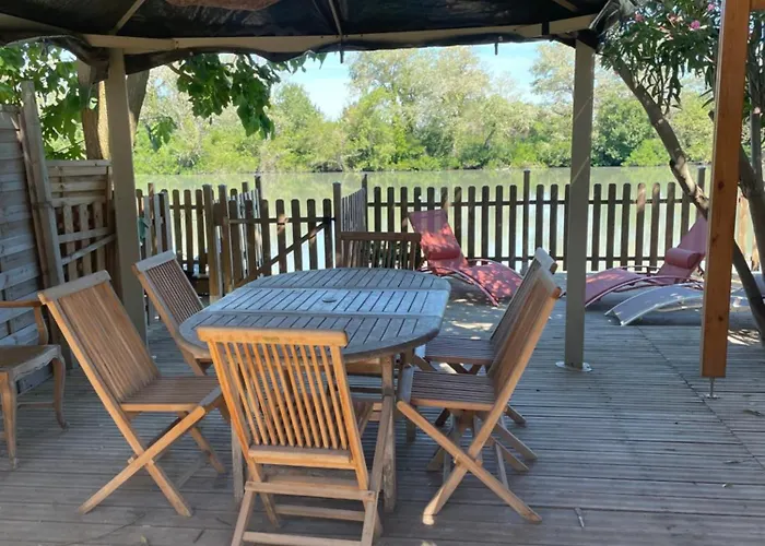 Cabanon Au Bord Du Petit Rhone