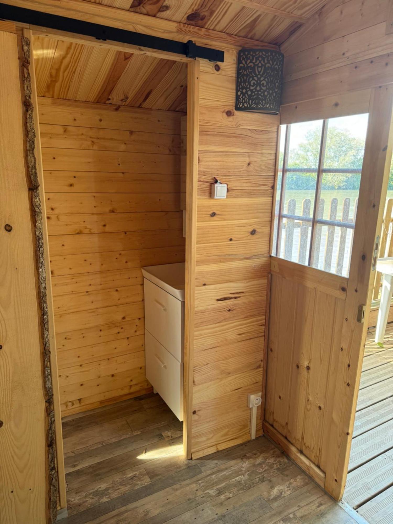 Cabanon Au Bord Du Petit Rhone Sylvéréal