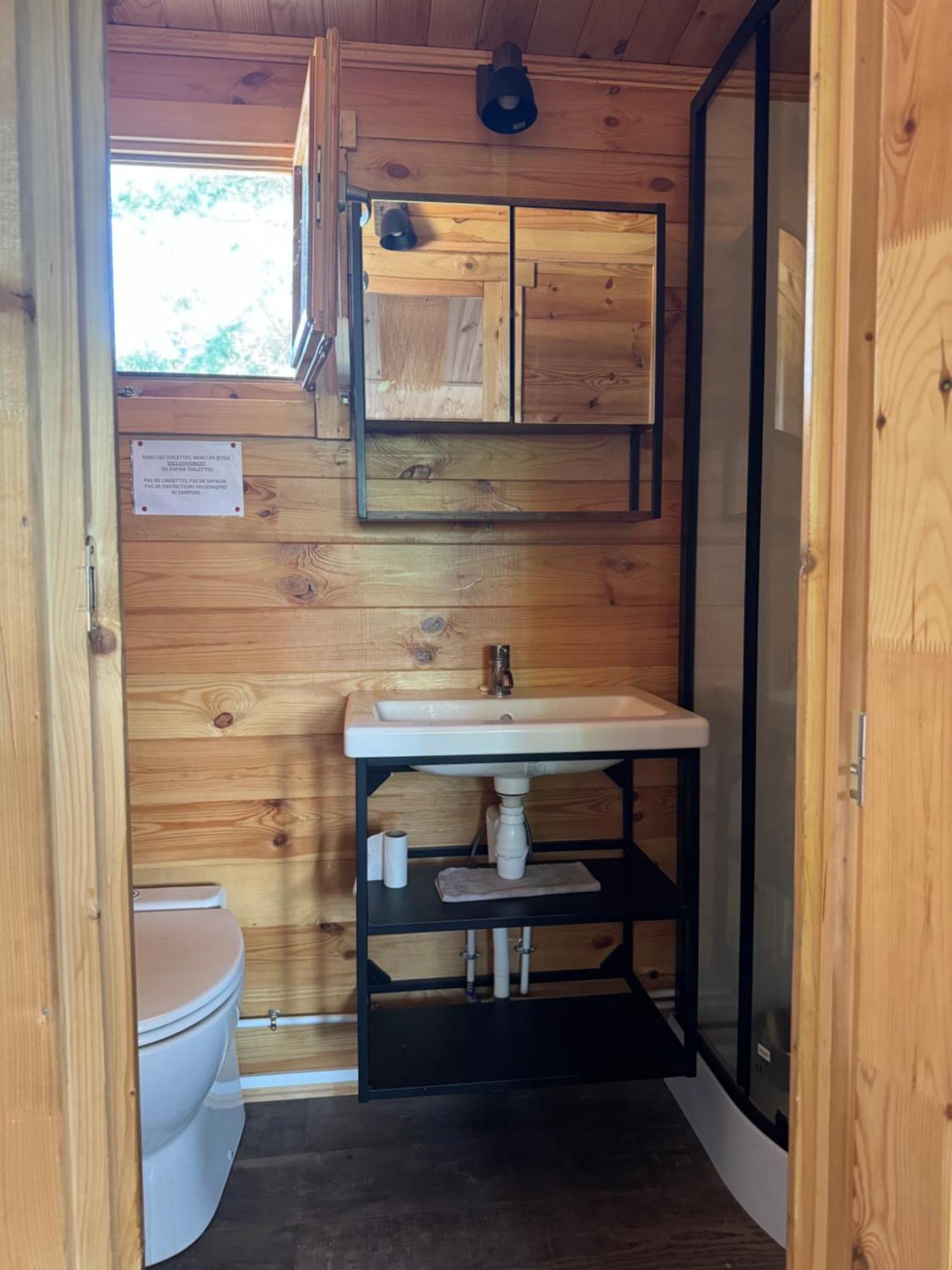 Cabanon Au Bord Du Petit Rhone Chalet Sylvéréal
