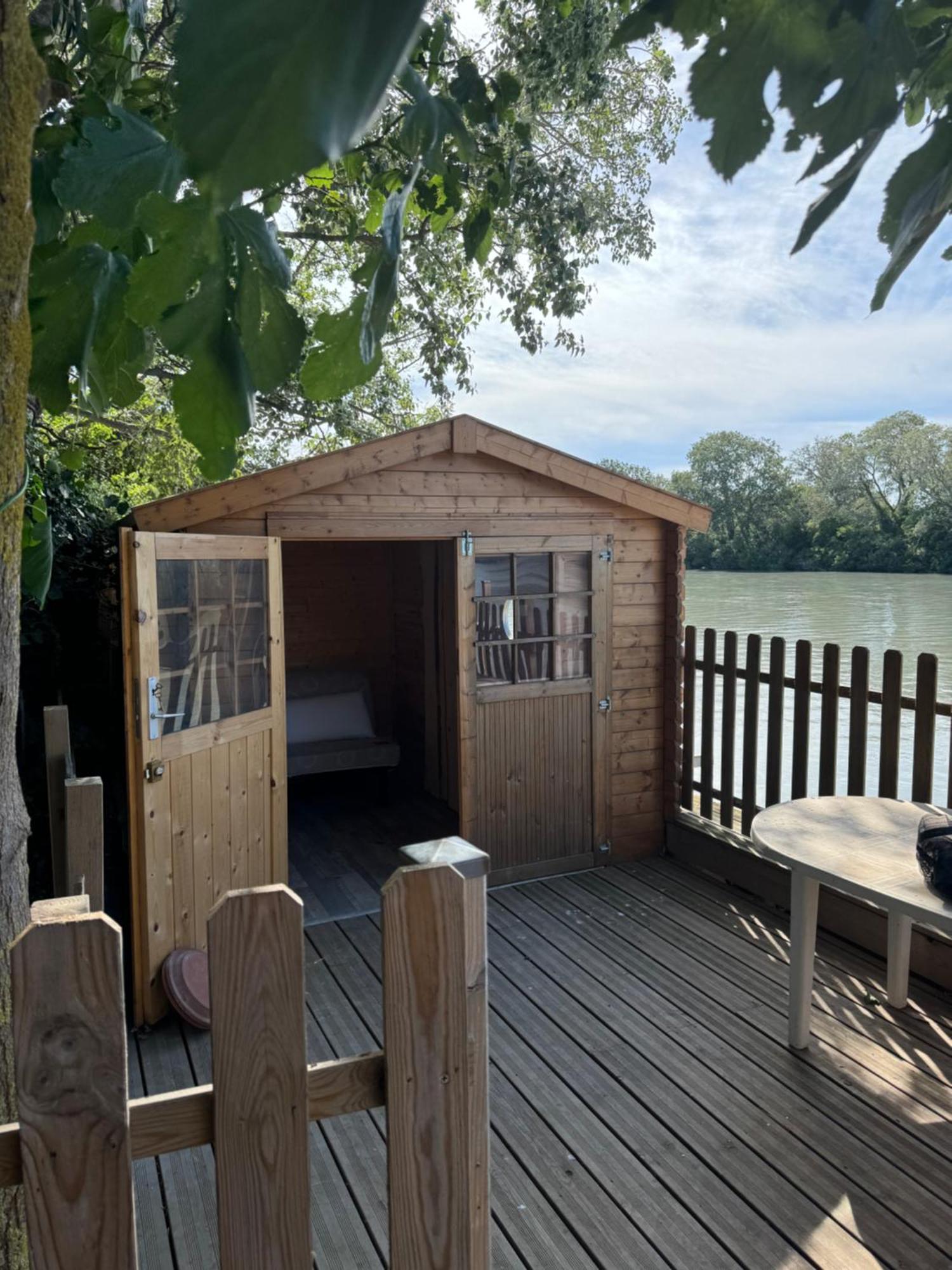 Cabanon Au Bord Du Petit Rhone Chalet *