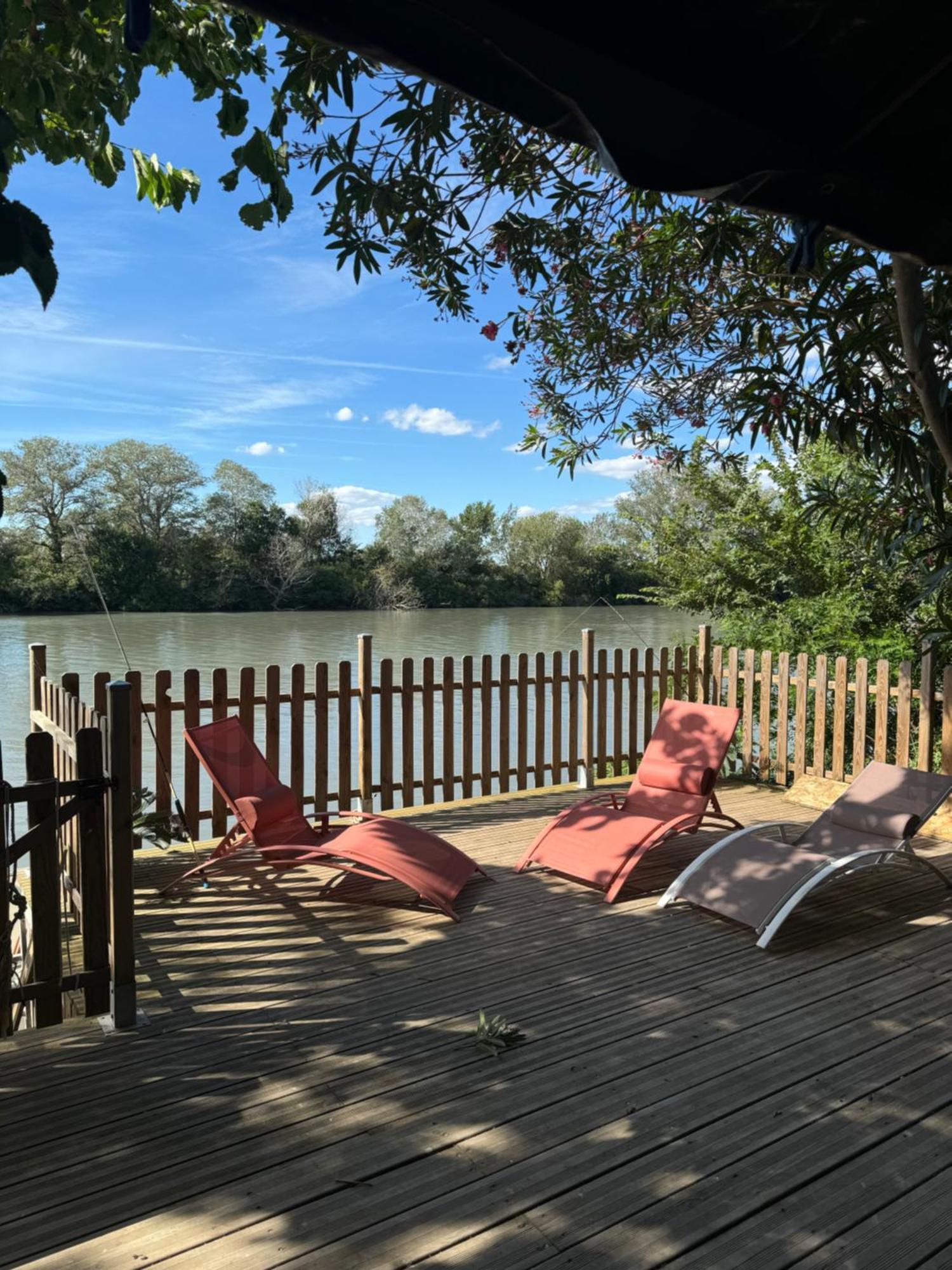 Chalet Cabanon Au Bord Du Petit Rhone *