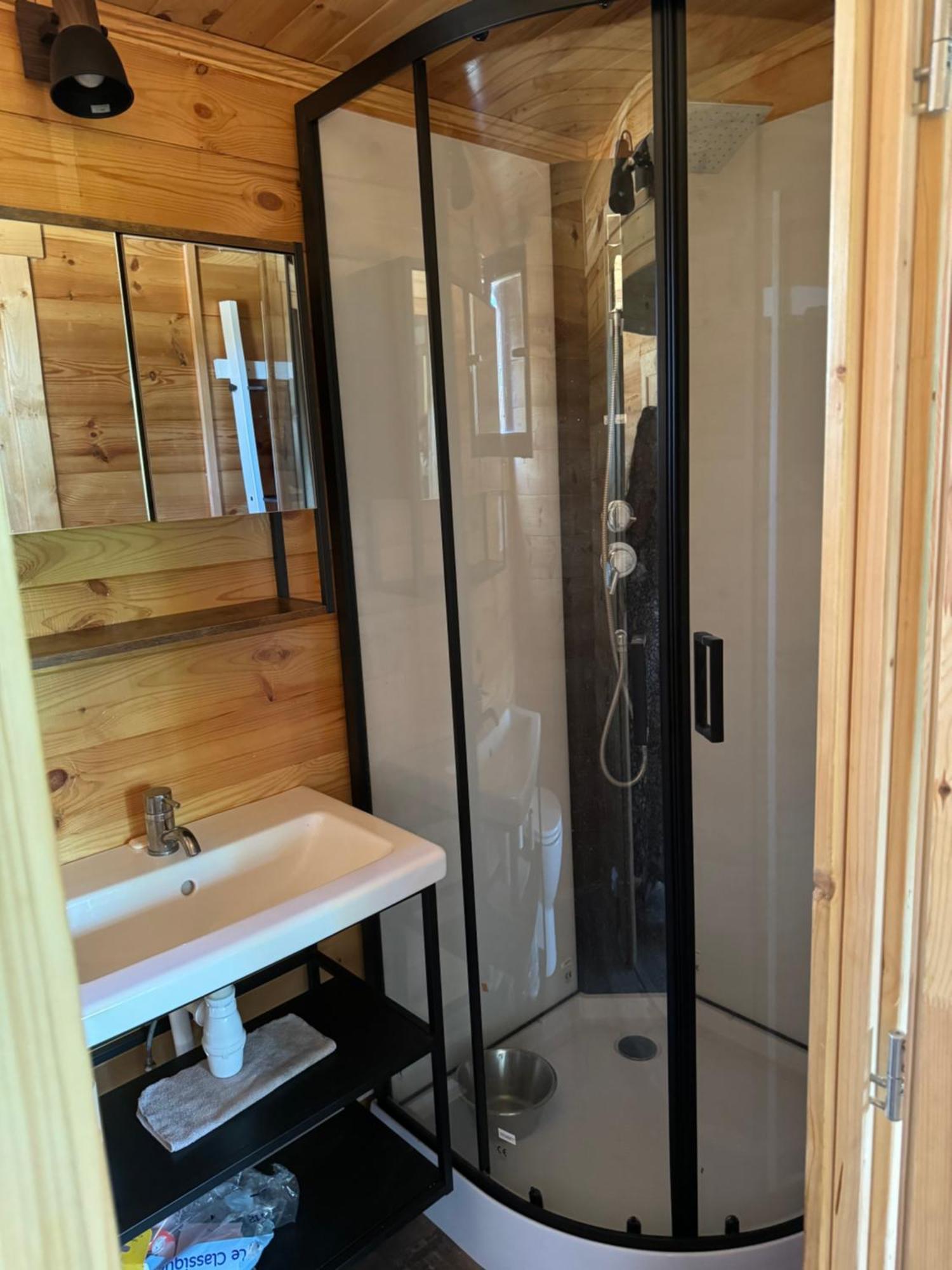 Cabanon Au Bord Du Petit Rhone Chalet