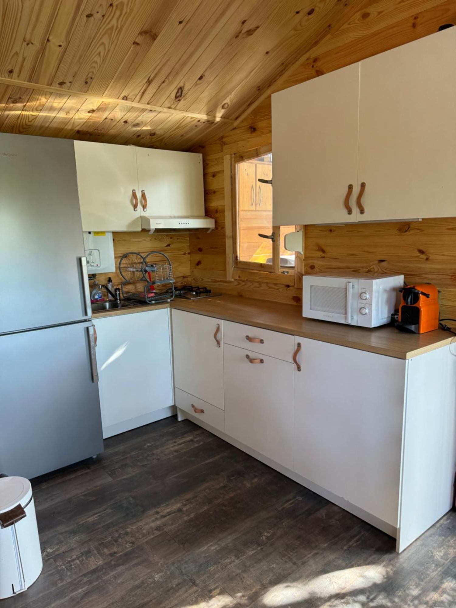 Chalet Cabanon Au Bord Du Petit Rhone